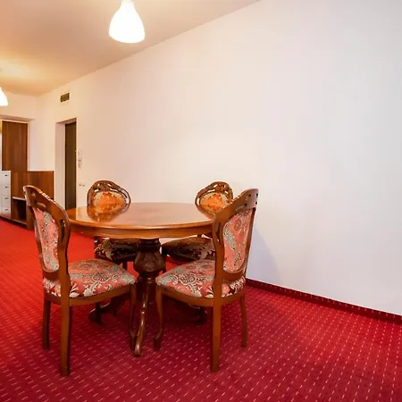 Апартаменти West Gate Бухарест